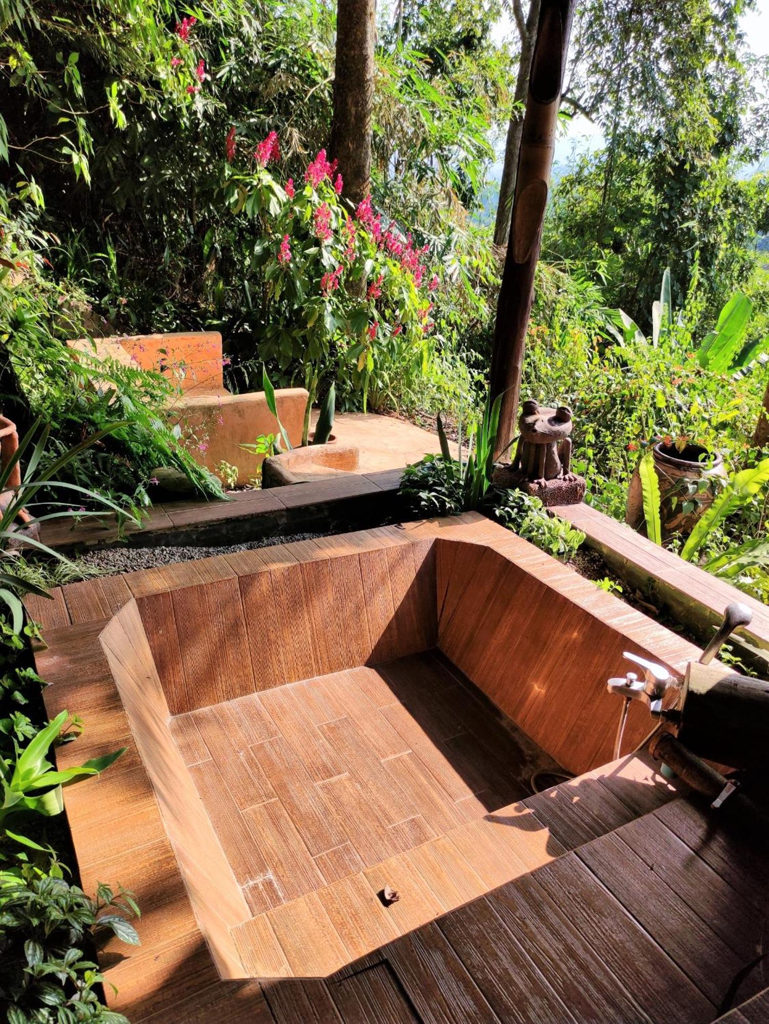 Resor Phu Chaisai Chiang Rai Mountain